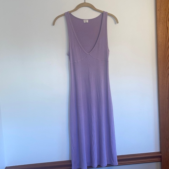 Aritiza Wilfred Free Ribbed Midi dress in lavender - Picture 4 of 9